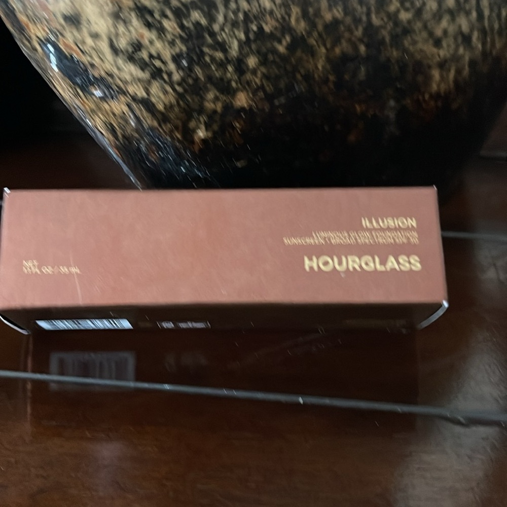 💁🏾‍♀️Hourglass Illusion Luminous Glow Foundation